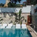 Hotel Chloe