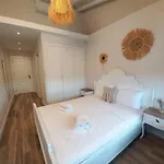 Отель Chloe 5*
