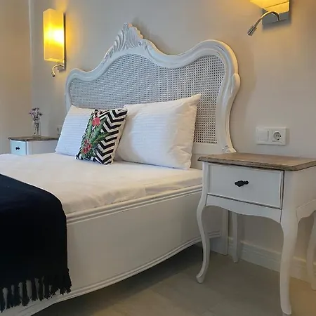 Hotel Chloe