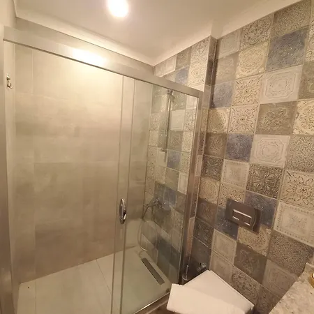Hotel Chloe 5*