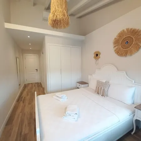 Chloe Hotel