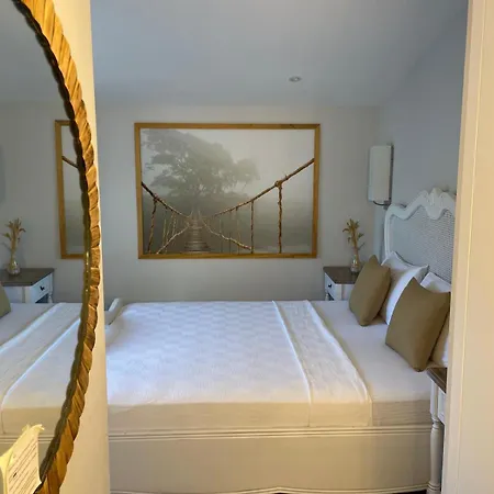 Chloe Hotel 5*