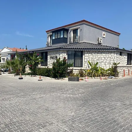 Hotel Chloe 5*