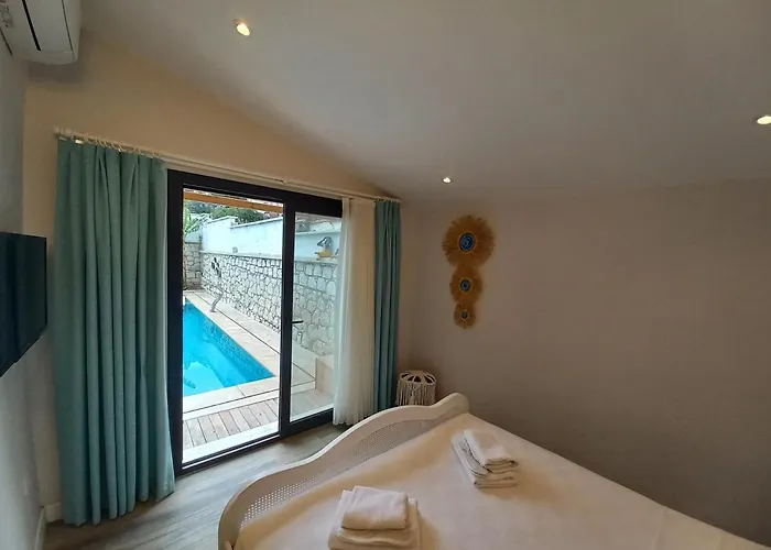 Hotel Chloe 5*