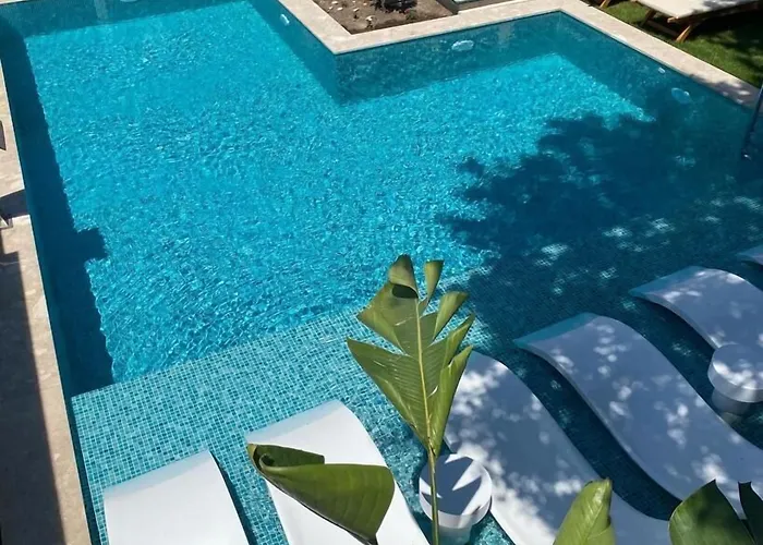 Hotel Chloe 5*