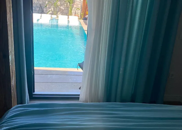 Chloe Hotel 5*
