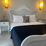 Chloe Hotel 5*
