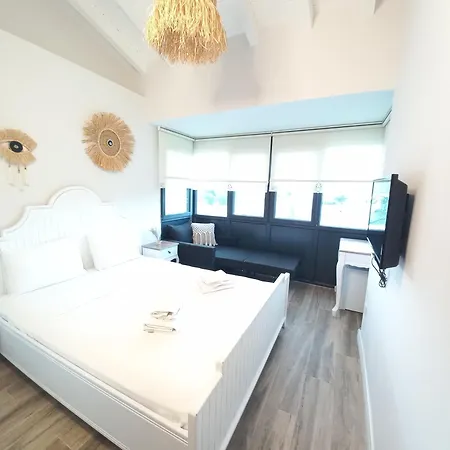 Hotel Chloe 5*