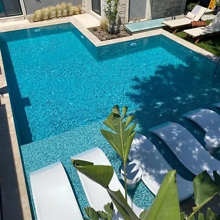 Hotell Chloe 5*