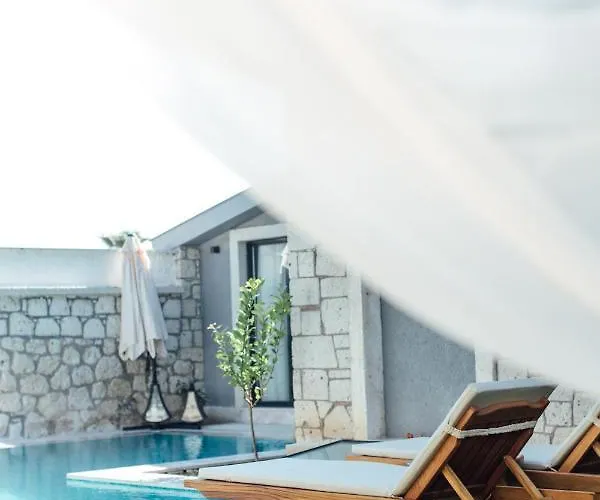 Chloe Алачати