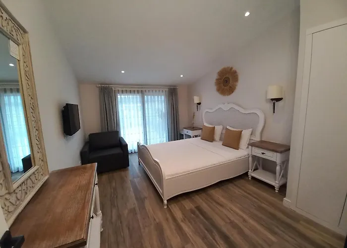 Chloe Алачати